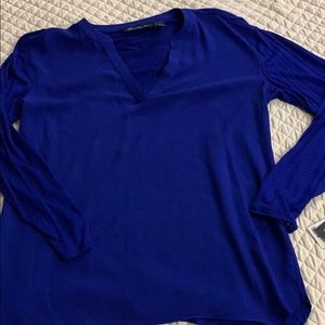 Women’s long sleeved top